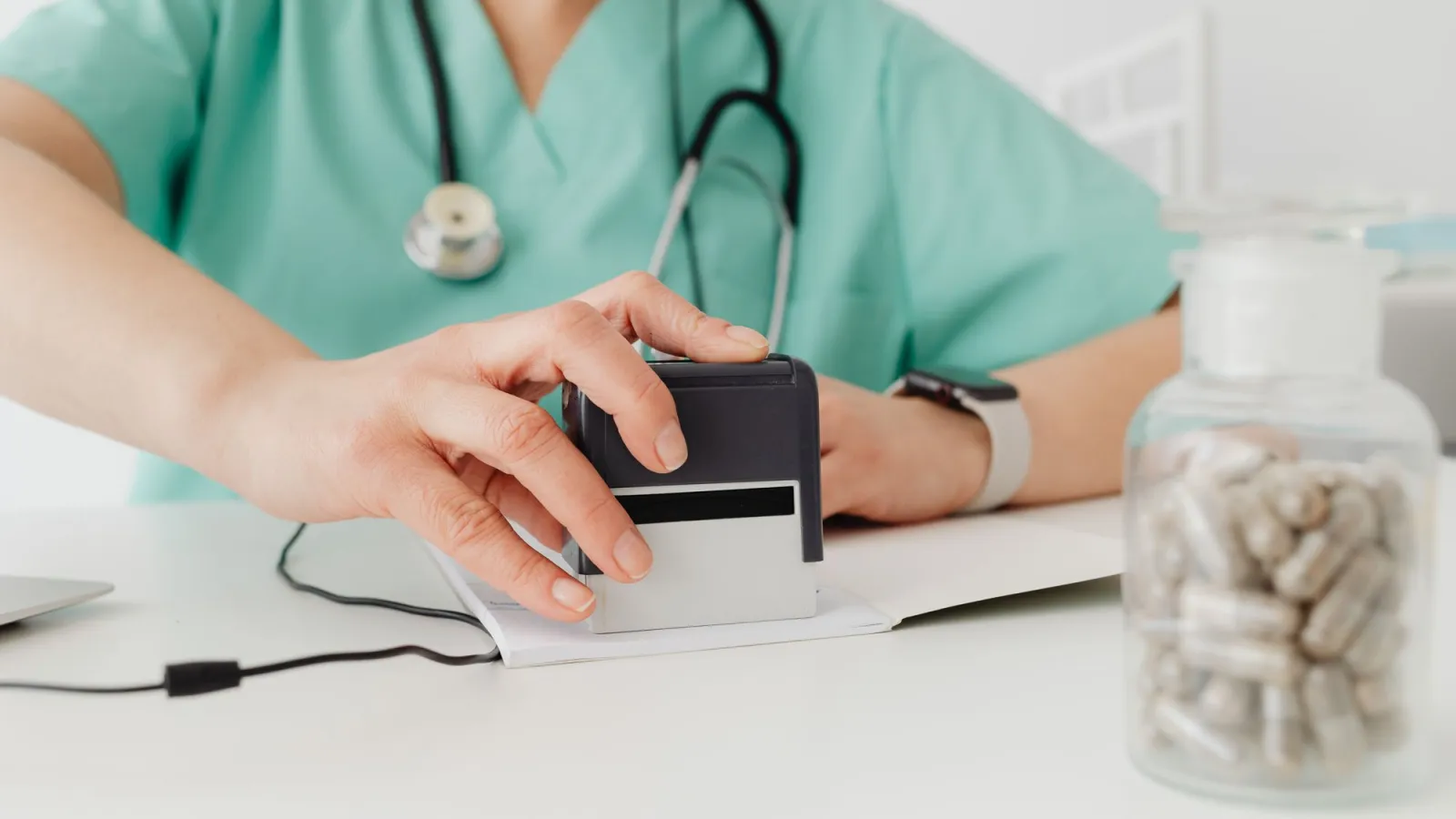 Who Pays Your Medical Bills While Your Personal Injury Case Is Pending?